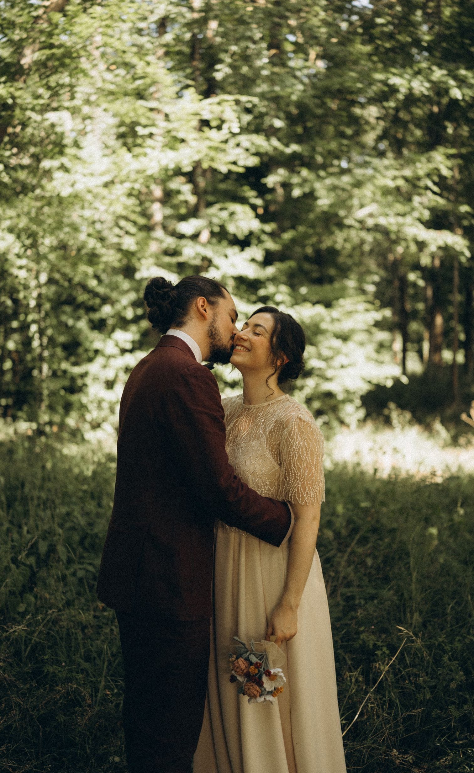 Wedding photo in Paris of a bride holding her bouquet